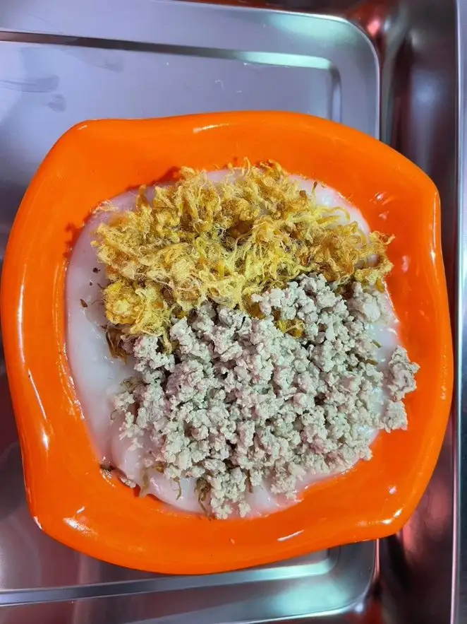 Cháo thịt - ruốc - 45.000 ₫ tại Cháo Sườn A Chén - Nguyễn Đình Chính