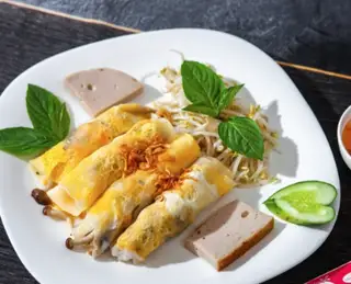 Bánh cuốn trứng - 45.000 ₫ tại Bánh Cuốn Nóng Hà Nội - Lê Thị Kỉnh