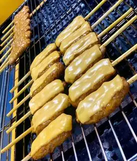 Hình ảnh Nem nướng phô mai 1 cây