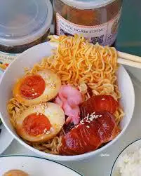 Hình ảnh Mì Trộn Cá Hồi Tóp Mỡ (Must Try)