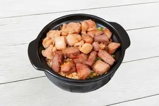 Hình ảnh Thố gà - xá xíu