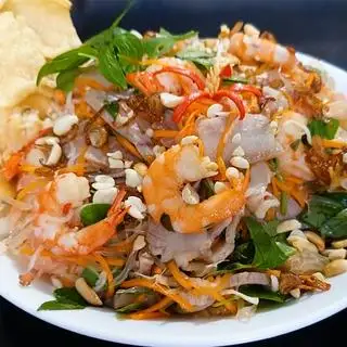 Gỏi bưởi An Giang với tôm sú biển - 282.366 ₫ tại V-Senses Dining - Menas Mall Saigon Airport
