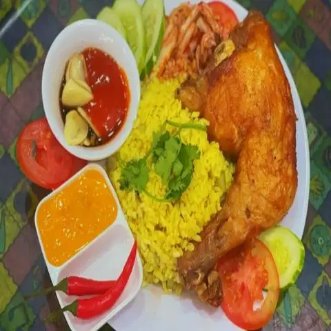 Cơm Gà Xối Mỡ Hoa Ký - Nguyễn Duy Trinh - Cơm/Cơm tấm gần bạn