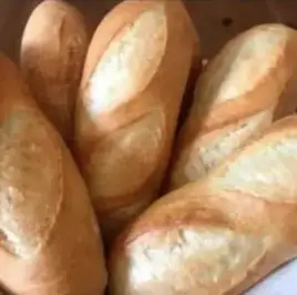Bánh mì không - 1 ổ - 5.000 ₫ tại Bánh Mì Hà Nội Thuỷ Tiên - Phạm Văn Đồng