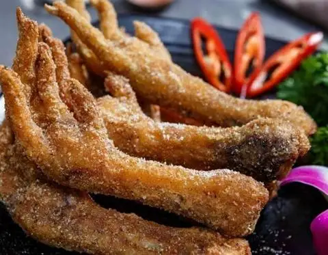 Chân Gà Xóc Muối Ăn Là Ghiền - Đường Số 23 - Ăn vặt gần bạn