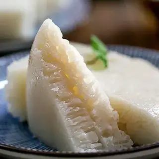 Bánh bò - 8.000 ₫ tại Bánh Bao Chiên Tân Định 1991 - Nguyễn Văn Đậu
