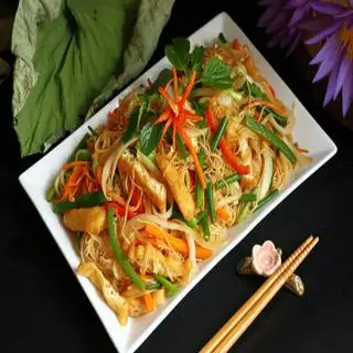 Bún gạo xào chay - 50.000 ₫ tại Quán Chay Minh Đức - Cao Văn Lầu
