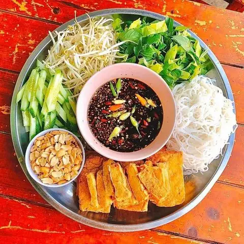 Bún Trộn Sen Hồng - Đoàn Văn Bơ - Bún/Phở/Mỳ/Cháo gần bạn