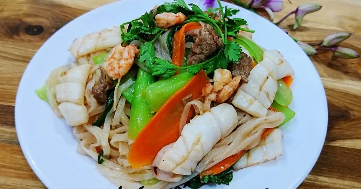 Hủ tiếu xào thập cẩm - 72.000 ₫ tại Hủ Tiếu Xào Paul - Hủ Tiếu & Mì Xào Giòn - Hưng Phú