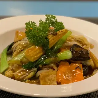 Hủ tiếu xào Trung Hoa chay - 72.000 ₫ tại Quán Chay Chí Cao - Phan Văn Trị