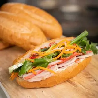 Hình ảnh Bánh mì thịt nguội