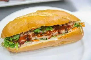 Bánh mì heo quay - 25.000 ₫ tại Bánh Mì Bé Kẹo - Điện Biên Phủ