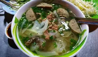 Hình ảnh Bún bò tái viên