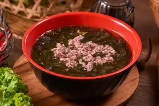 Canh rong biển - 18.000 ₫ tại Cơm Gà Xối Mỡ 142 - Lê Văn Duyệt