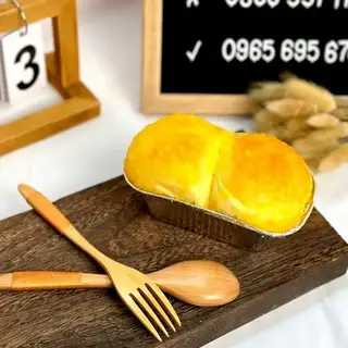 Bánh mì dừa phô mai - 35.000 ₫ tại Bánh Kem Phương Loan Quận 1 - Cống Quỳnh
