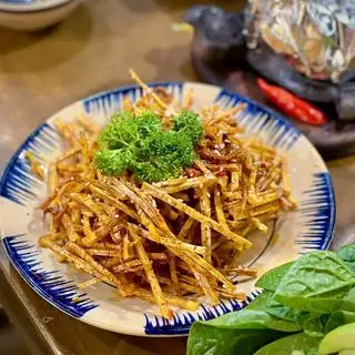 Hình ảnh Khô mực khoai môn