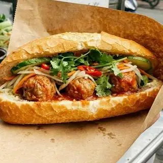 Bánh mì xíu mại - 25.000 ₫ tại Bánh Mì Xíu Mại Hồng - Đường 15