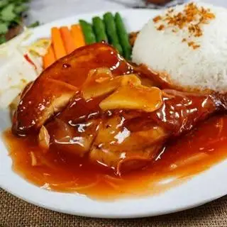Hình ảnh Cơm đùi gà sốt chua ngọt kèm Coca