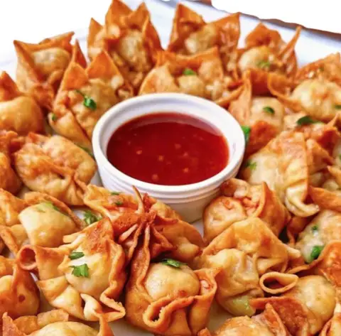 Hình ảnh Ăn Vặt Hẻm Xéo - Sủi Cảo Chiên, Bánh Đa Xào & Cơm Chiên Pate Pháp - Nguyễn Ảnh Thủ