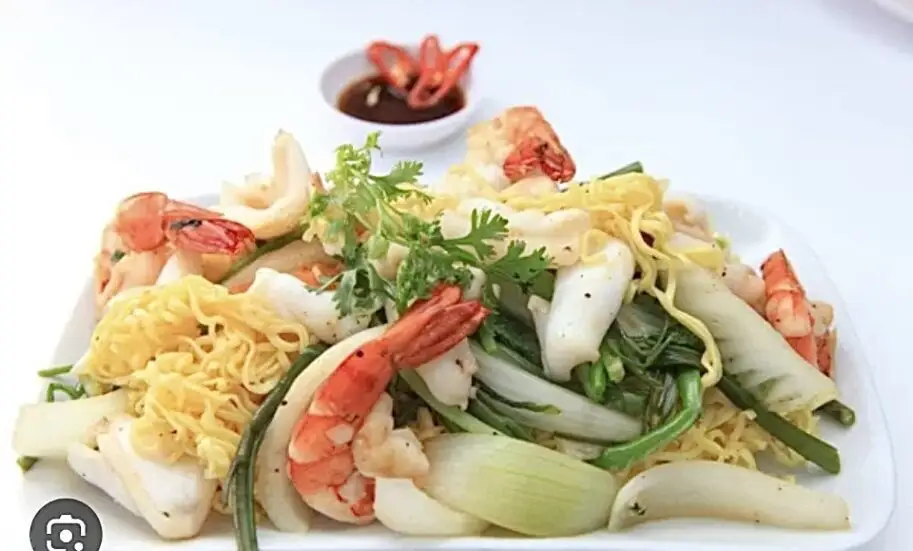 Mì xào hải sản - 43.000 ₫ tại Cơm Gà Xối Mỡ Khải My - Thạch Lam
