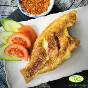Cơm cá diêu hồng chiên giòn - củ cải bốp sỏi phong vị miền Tây - 55.000 ₫ tại Cơm Trưa Bình Dân - Cô 7 - Phạm Thế Hiển