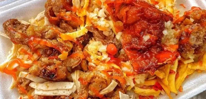 Cơm chiên dương châu + da gà - 45.000 ₫ tại Quán Kenken - Mì Trộn & Bánh Mì Cắt - Nguyễn Văn Đậu