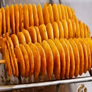 Hình ảnh Khoai tây xoắn lắc trứng muối