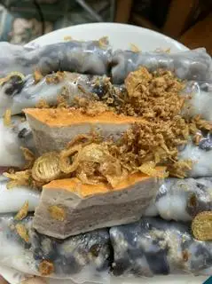 Hình ảnh Bánh cuốn thịt nhiều nhân cuộn tròn chả quế