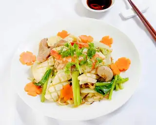 Hủ tiếu áp chảo hải sản - 78.000 ₫ tại Hủ Tiếu Xào Paul - Hủ Tiếu & Mì Xào Giòn - Hưng Phú