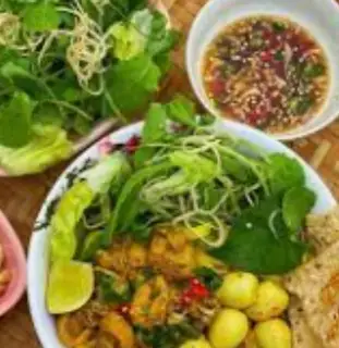 Mì quảng trộn - 35.000 ₫ tại Mỳ Quảng Quỳnh - Phạm Văn Bạch