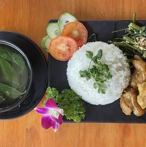 Bia Hà Nội 313 - Cơm Trưa Văn Phòng - Nguyễn Trọng Tuyển - Cơm/Cơm tấm gần bạn