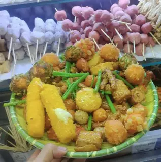 Combo cá viên sốt mắm tỏi tóp mỡ da giòn - 70.000 ₫ tại Trà Sữa Cá Viên HM - Trần Xuân Soạn