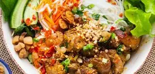 Bún thịt nướng chả giò - 60.000 ₫ tại  Quán Cô Huệ - Cơm Trưa & Bún Thịt Nướng - Võ Văn Tần