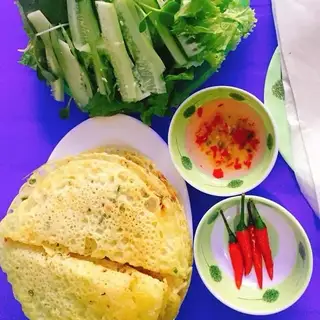 Bánh xèo thịt không giá - 10.000 ₫ tại Chị Hậu - Bánh Xèo & Ram Bắp Quảng Ngãi - Ni Sư Huỳnh Liên