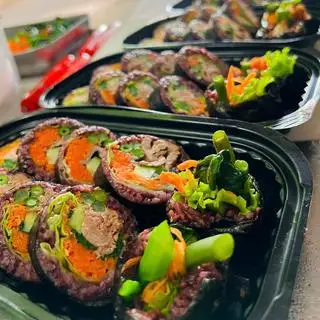 Hình ảnh Cơm cuộn bò xào
