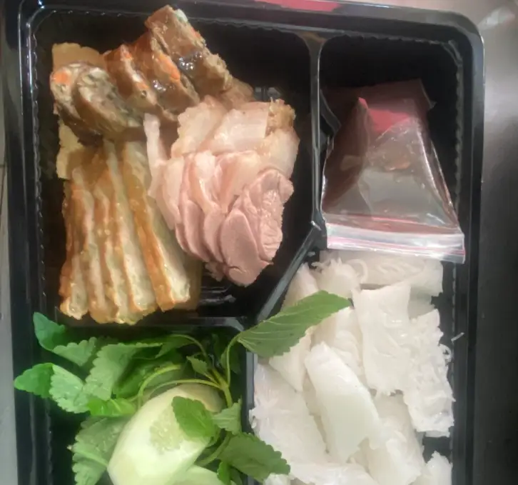 Hình ảnh Bún đậu thịt chả cốm dồi