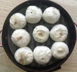 Hình ảnh Bánh bao hấp - cơm rang thập cẩm - trà thanh nhiệt
