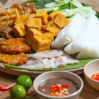 Bún đậu thập cẩm có phèo - 80.000 ₫ tại Lực Phát - Bún Đậu Mắm Tôm - Nguyễn Thị Tú