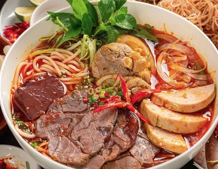 Bún bò giò - 59.000 ₫ tại Bún Bò Huế - Món Huế Ngon - Thành Thái