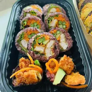 Hình ảnh Cơm cuộn thịt heo chiên xù