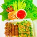 Hình ảnh Bánh hỏi cuốn thịt xiên nướng - nem lụi nướng mật ong