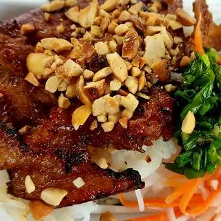 Bún thịt nướng - 35.000 ₫ tại Thức Ăn Nhanh Kiều Duyên - An Dương Vương