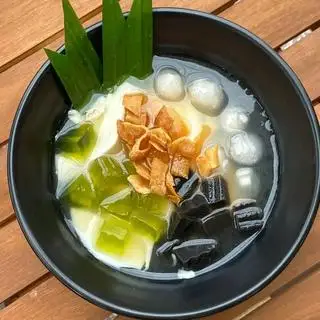 Tàu hũ thanh mát đặc biệt - 30.000 ₫ tại Tàu Hũ Xuyên Thời Gian - Cách Mạng Tháng Tám