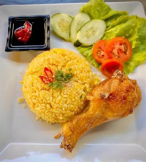 Cơm đùi tỏi xối mỡ - 59.000 ₫ tại Quán Tiến Béo - Cơm Gà Ngon Quận 4 - Vĩnh Khánh