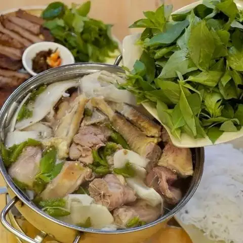 Hình ảnh Lẩu Gà Lá É Phú Yên 4 - Nguyễn Thị Tú
