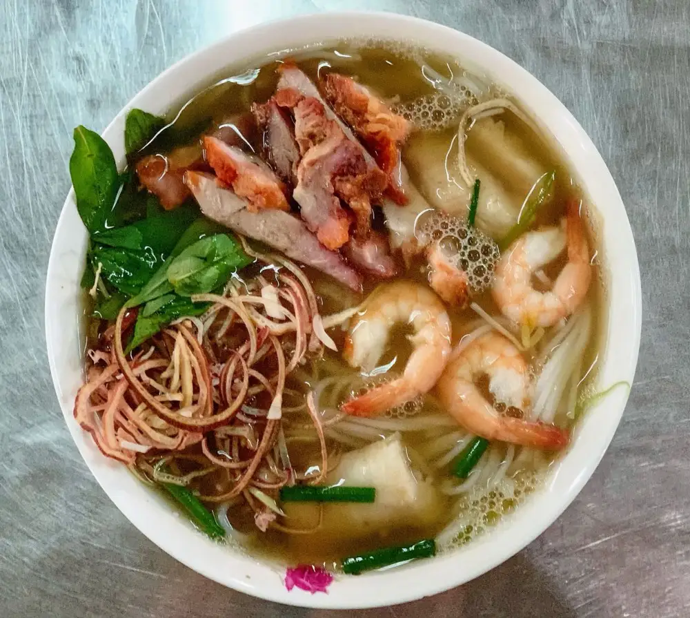 Bún nước lèo heo quay - 78.000 ₫ tại Bún Nước Lèo Đặc Sản Sóc Trăng Cô Thuý - Phạm Thế Hiển