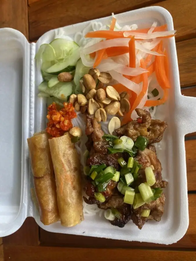Bún thịt nướng - 35.000 ₫ tại Cơm Tấm & Bún Thịt Nướng - Quốc Lộ 13