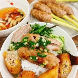 Hình ảnh Bún nem nướng chả giò