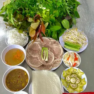 Bánh tráng cuộn rau rừng thịt bắp heo - phần 2 người - 285.000 ₫ tại Đặc Sản Trảng Bàng AT - Nguyễn Trung Nguyệt