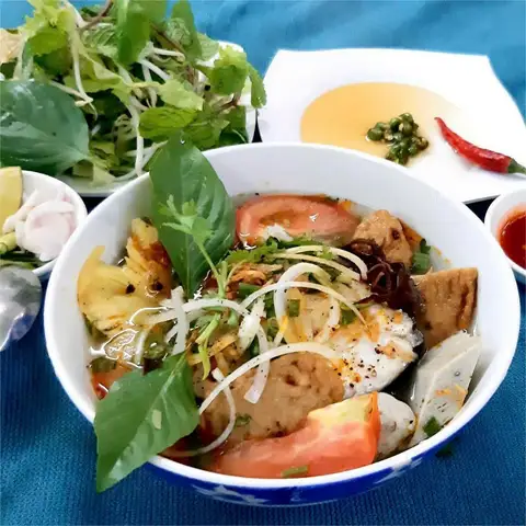 Bún Chả Cá Quy Nhơn - Quán 8 Hướng - Nguyễn Sơn - Bún/Phở/Mỳ/Cháo gần bạn